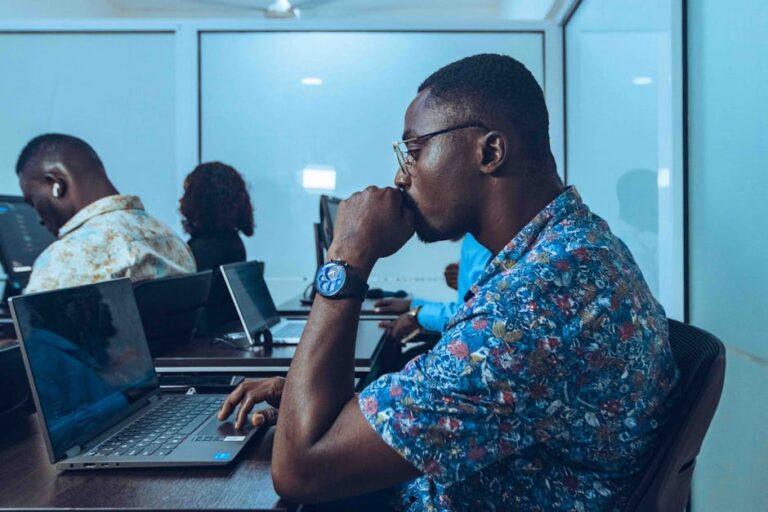 Study Programs Explained: choosing the right major with skills, career paths, and course content in a classroom setting