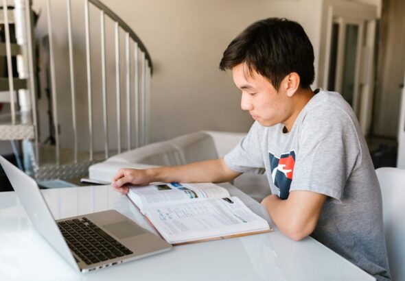 Student using a laptop with learning apps—Best Educational Resources for Self-Study: Online Platforms, Tools, and Study Systems That Work