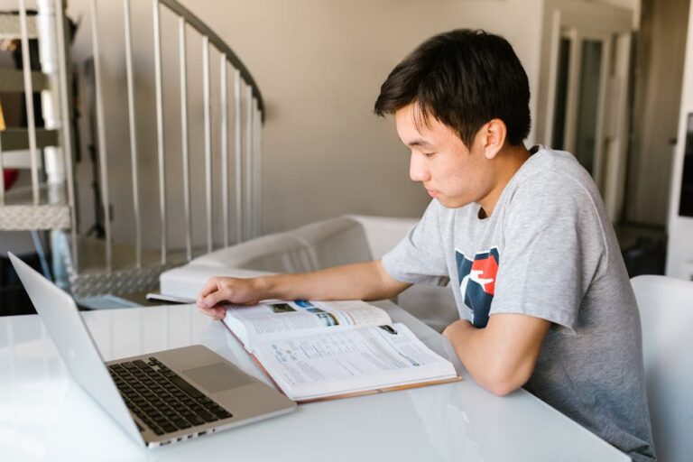 Student using a laptop with learning apps—Best Educational Resources for Self-Study: Online Platforms, Tools, and Study Systems That Work