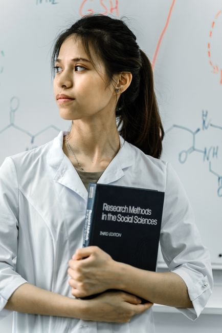 Illustration of research tools and learning materials for the Best Educational Resources for Research Skills.